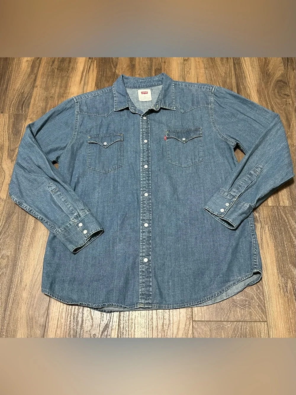 Levi's Denim Shirt Men’s Large Blue Barstow Western Pearl Snap Long Sleeve L